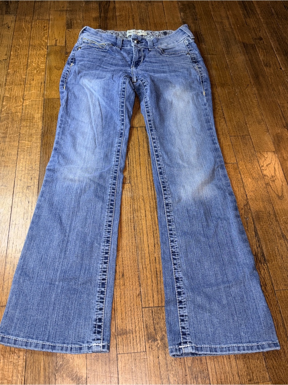Women’s Ariat Mid-Rise Bootcut Jeans (Size 29R)